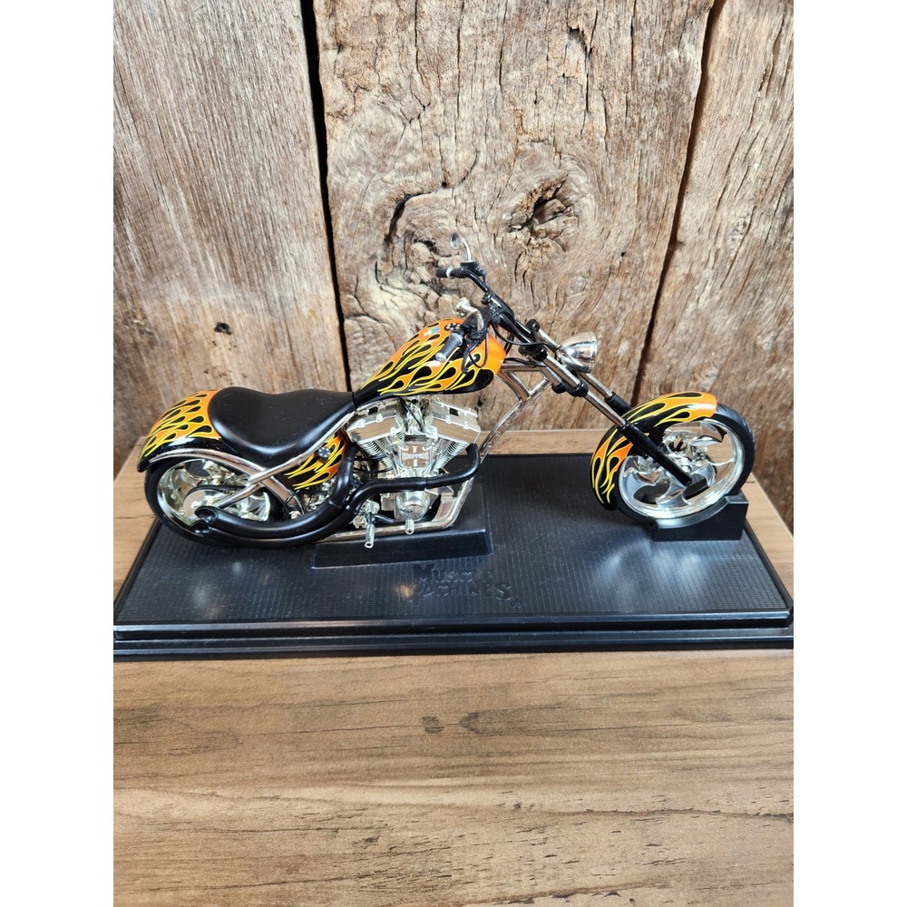 Muscle Machines West Coast Choppers Diecast Motorcycle Black Orange Flames 1:18